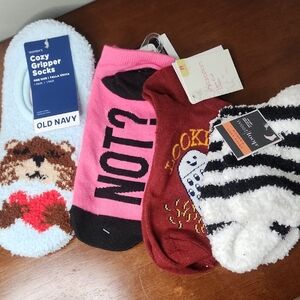 Old Navy Cozy Gripper Socks Set